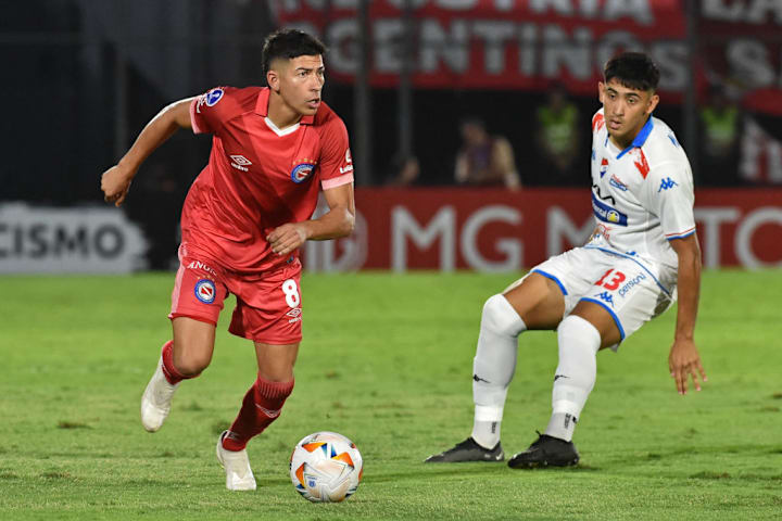 FLB-SUDAMERICANA-NACIONAL-ARGENTINOS