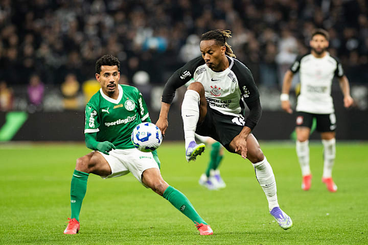 André Carrillo, Lucas Evangelista