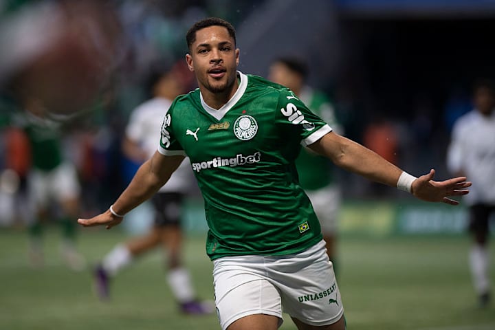 Vitor Roque