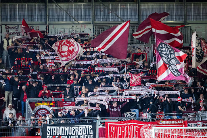SV Wehen Wiesbaden v Arminia Bielefeld - 3. Liga