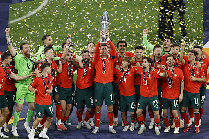 TOPSHOT-FBL-EUR-NATIONS-POR-ESP-TROPHY