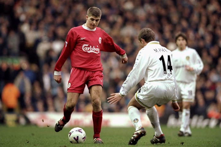 Steven Gerrard of Liverpool and Stephen McPhail of Leeds