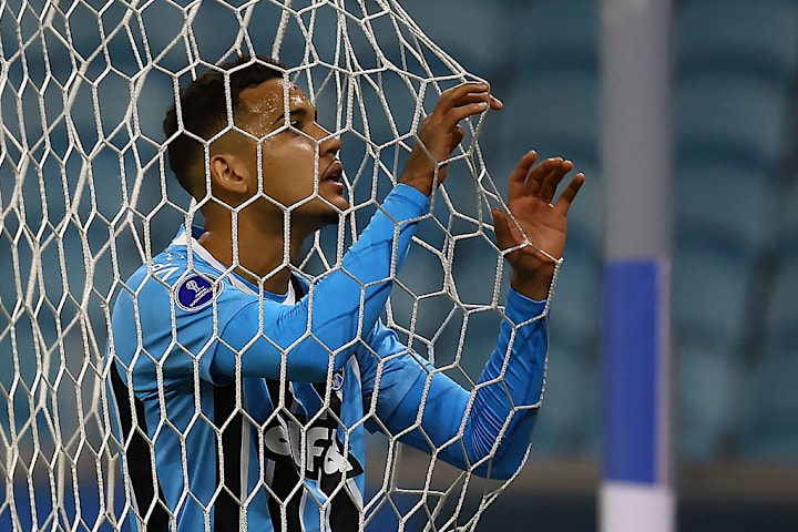  Gustavo Martins pode reforçar o Grêmio na sequência da temporada