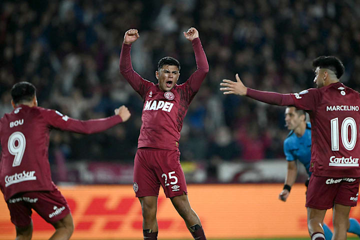 TOPSHOT-FBL-SUDAMERICANA-LANUS-CCORDOBA