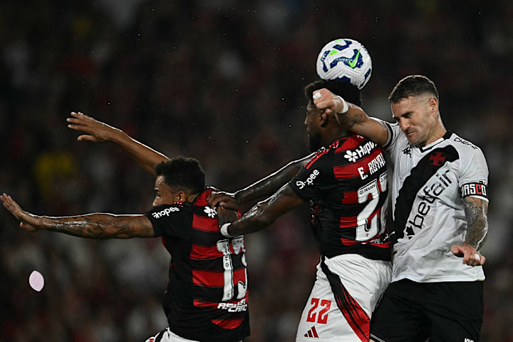 TOPSHOT-FBL-BRA-VASCO-FLAMENGO