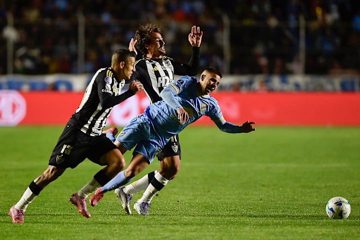 TOPSHOT-FBL-SUDAMERICANA-BOLIVAR-MINEIRO