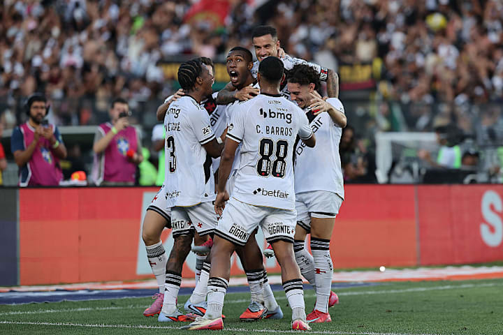 Rayan, Philippe Coutinho, Nuno Moreira, Lucas Piton