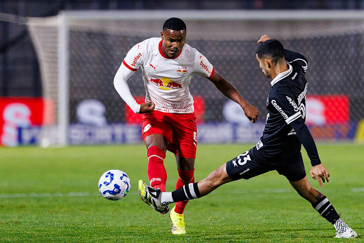 Nathan Mendes, Santiago Rodríguez