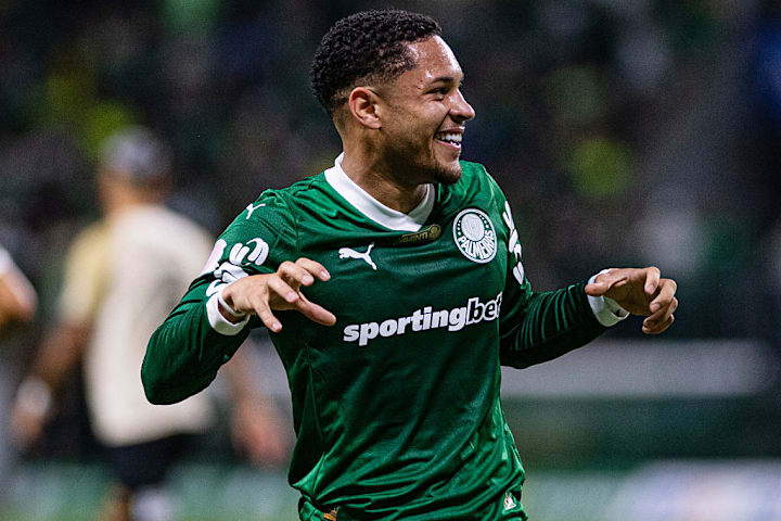 Vitor Roque