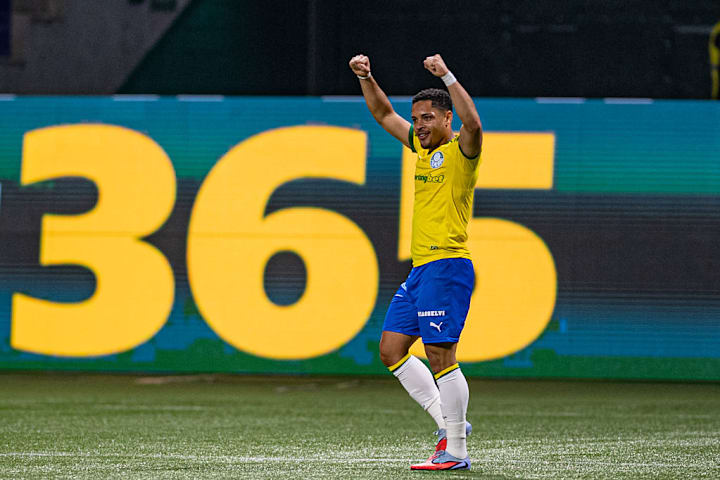 Vitor Roque