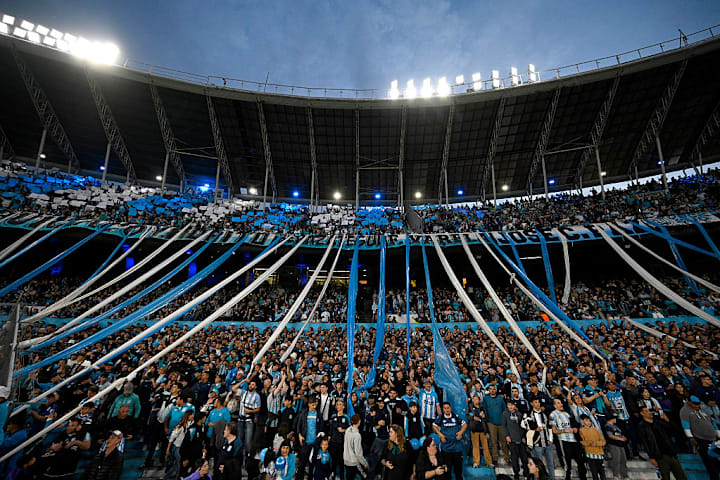 FBL-LIBERTADORES-RACING-VELEZ-FANS