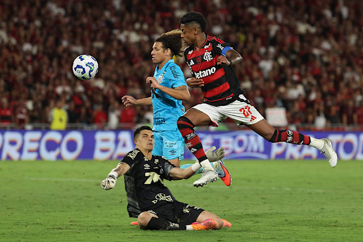 Bruno Henrique, Willian Arão, Gabriel Brazão