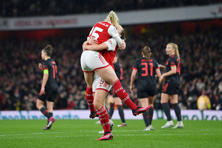 Stina Blackstenius, Katie McCabe