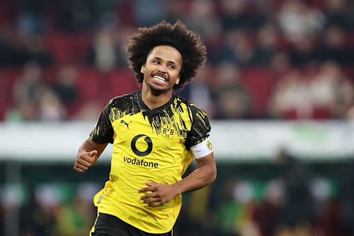 FBL-GER-BUNDESLIGA-AUGSBURG-DORTMUND