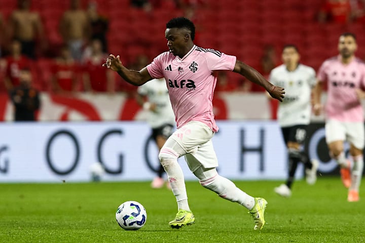 Internacional não terá Carbonero neste duelo