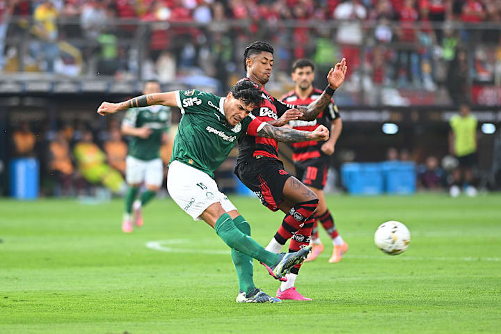 Gustavo Gomez, Bruno Henrique