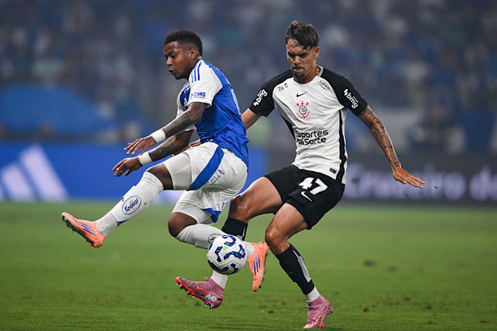 Keny Arroyo, Joao Pedro