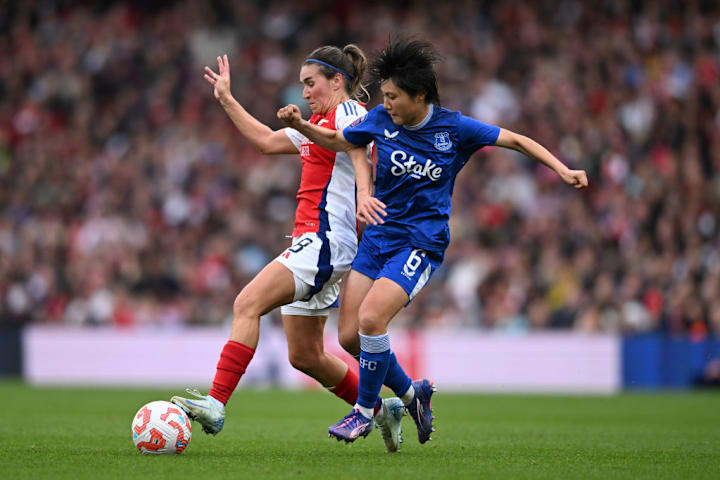 Mariona Caldentey, Honoka Hayashi