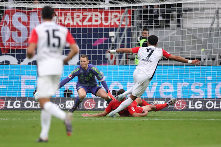 Omar Marmoush, Manuel Neuer