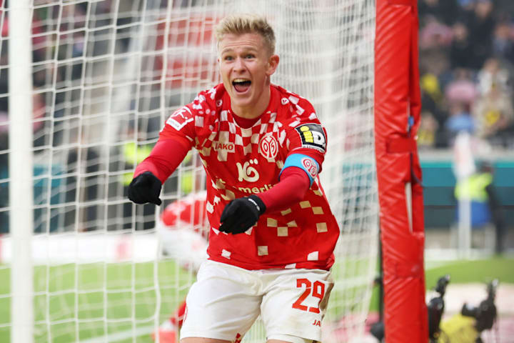 Hey Jonny, wirst du wieder zum FCB-Schreckgespenst?