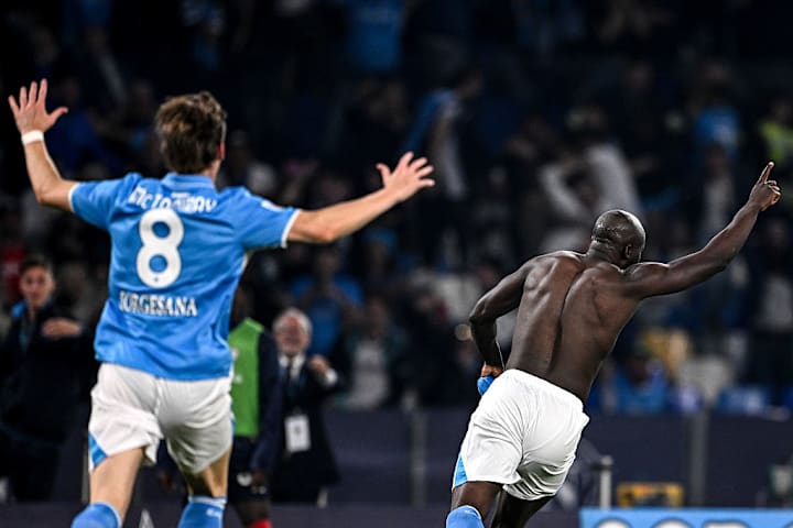 Napolis Helden: Scott McTominay (l.) und Romelu Lukaku (r.) beim feiern
