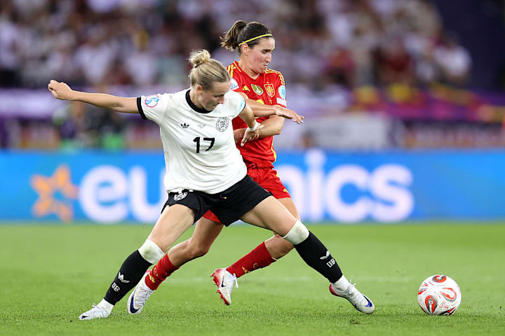 Franziska Kett, Mariona Caldentey