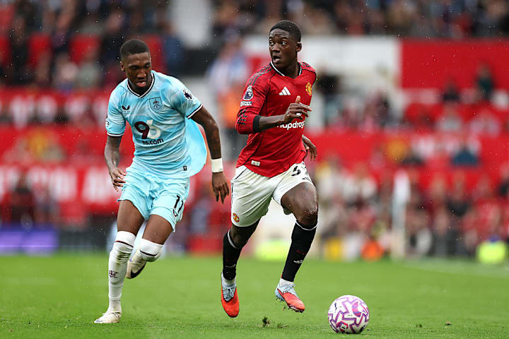 ManUtd-Eigengewächs Kobbie Mainoo (r)