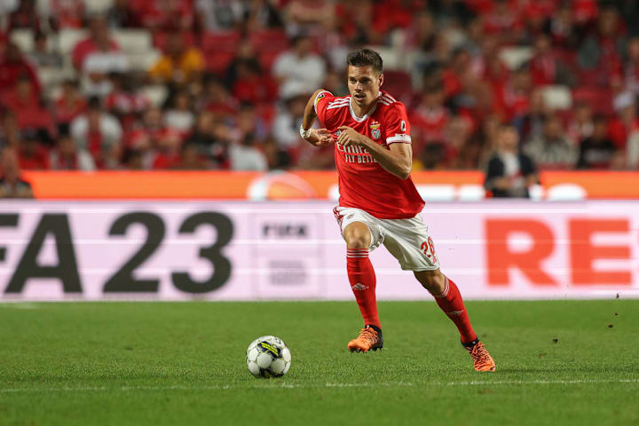Julian Weigl im Trikot von Benfica Lissabon