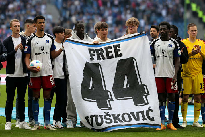 Noch ein Jahr: Der HSV fiebert dem Vuskovic-Comeback entgegen