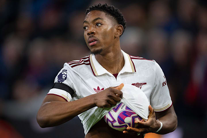 Wer verteidigt bei Arsenal hinten links: Myles Lewis-Skelly oder Riccardo Calafiori?