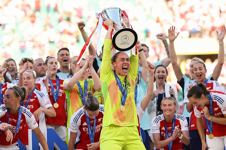 Keeperin Manuela Zinsberger spielte erfolgreich für den FC Bayern und die Arsenal-Damen