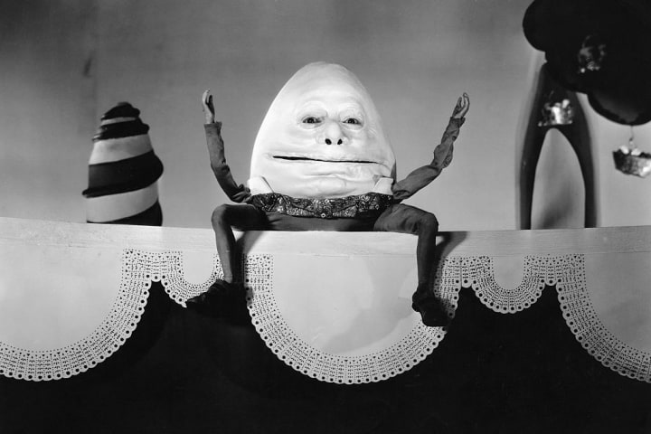 W.C. Fields as Humpty Dumpty in 'Alice in Wonderland' (1933).