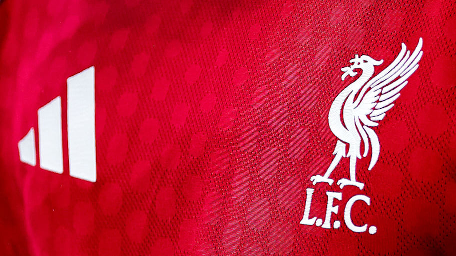 Liverpool, Adidas