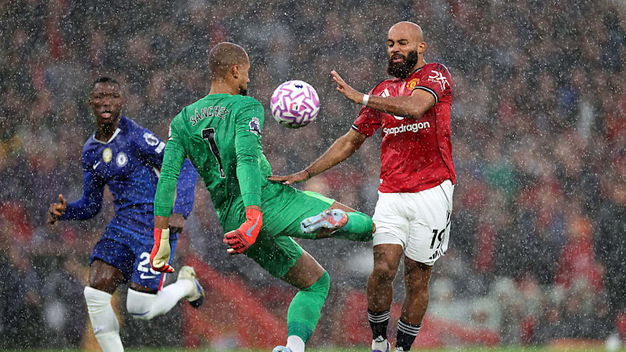 Sanchez foul on Bryan Mbeumo