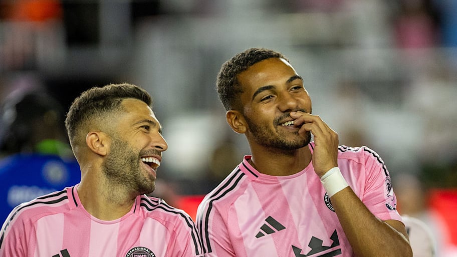 Jordi Alba, Yannick Bright