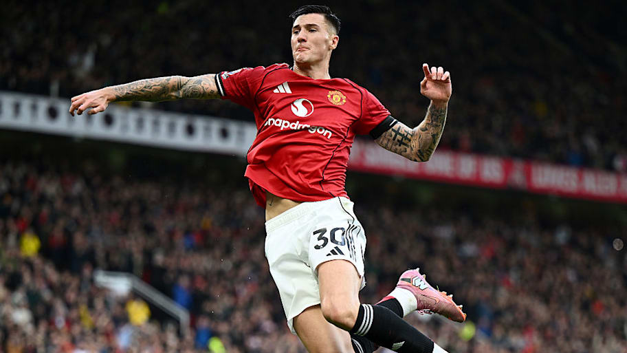Benjamin Sesko celebrates scoring for Man Utd.