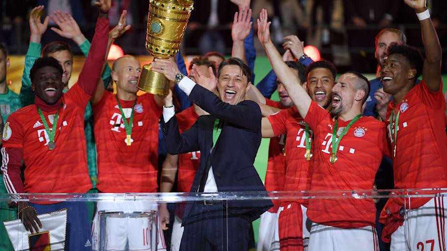 Niko Kovač lifts DFB Pokal, 2019