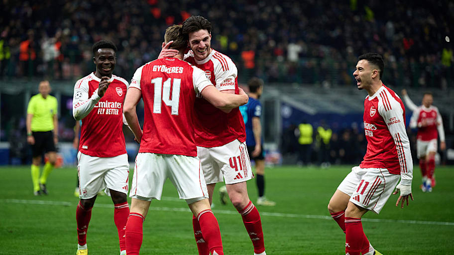 Arsenal players celebrate