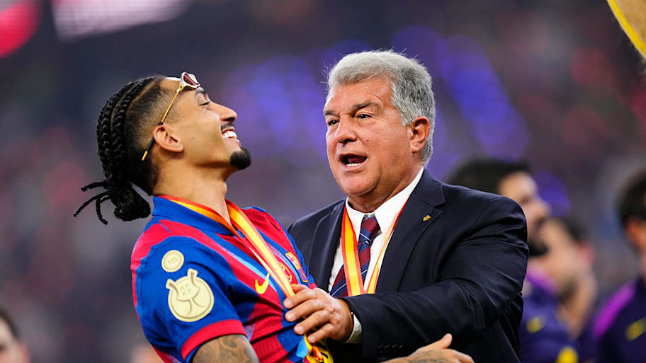 Raphinha, Joan Laporta