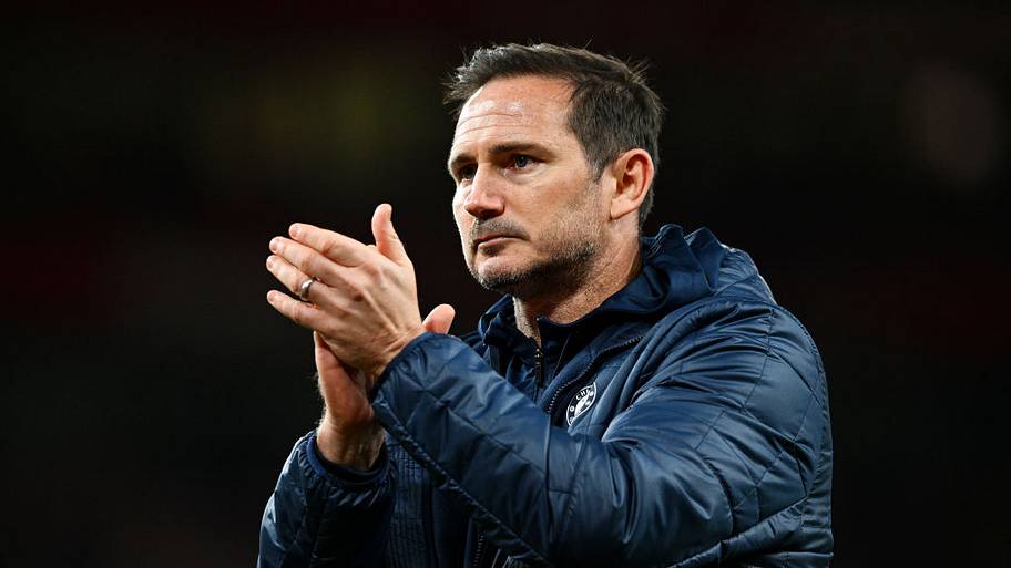 Frank Lampard clapping.