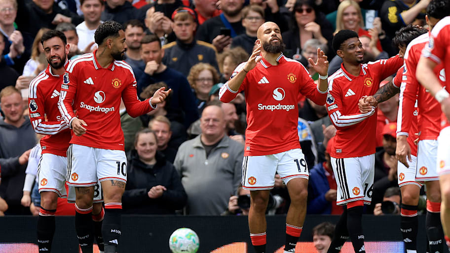 Bryan Mbeumo celebrates