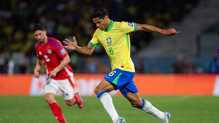 Douglas Santos 