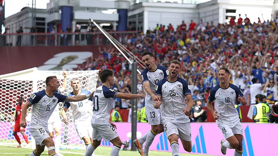Bosnia players celebratin