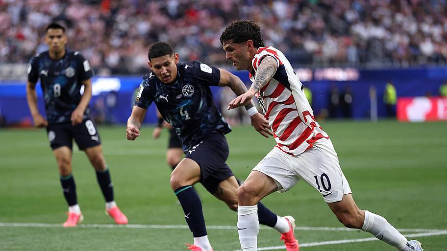 Pulisic dribbling