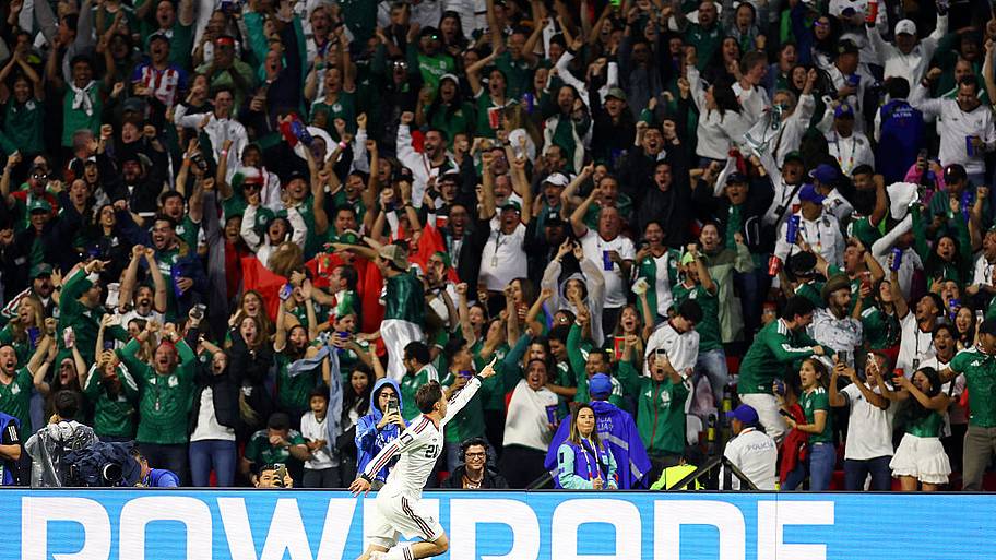 Celebrations after Mateo Chávez scored. 
