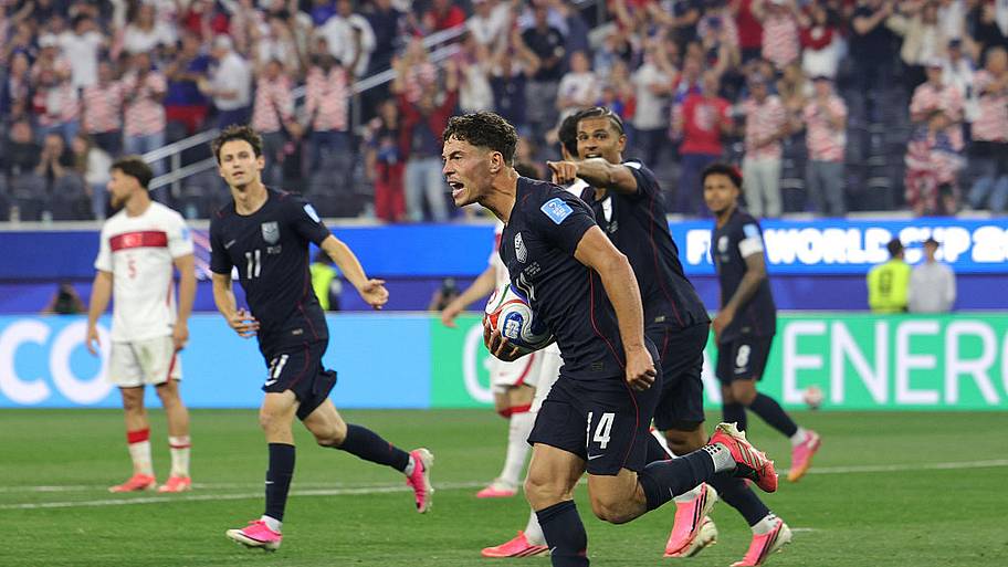 Sebastian Berhalter celebrating