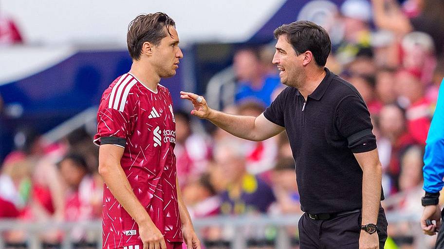 Federico Chiesa, Andoni Iraola