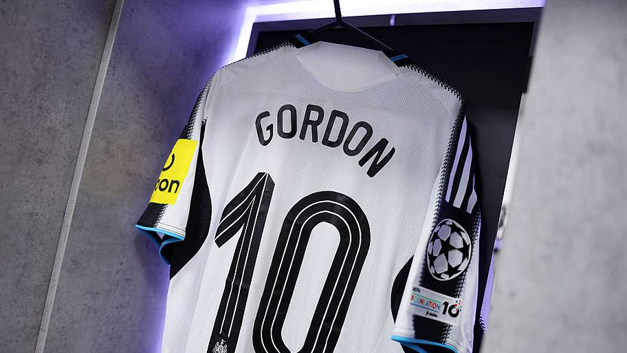 Anthony Gordon #10 shirt
