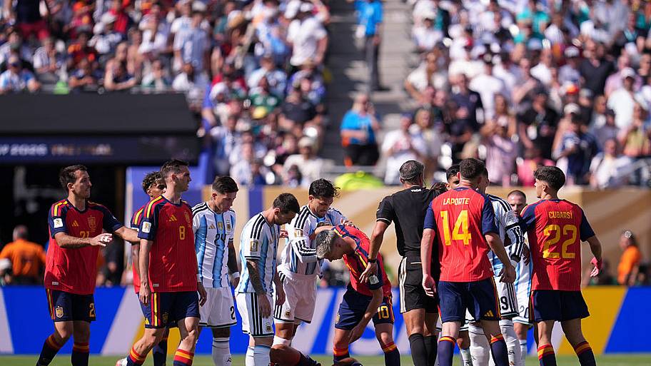 rodri lying on the pitch