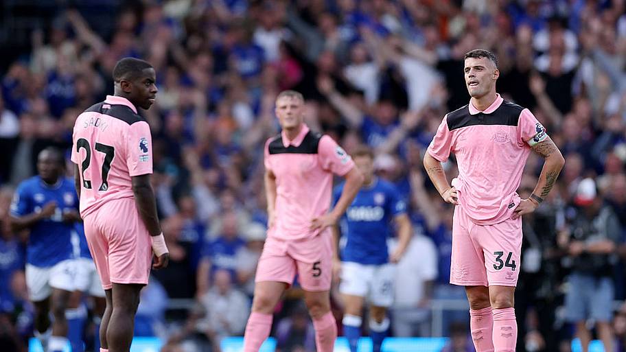 Brian Brobbey, Granit Xhaka